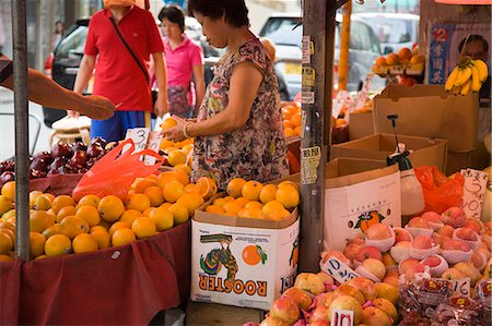 A fresh fruits store at Taipo market, Taipo, Hong Kong Foto de stock - Con derechos protegidos, Código: 855-06339327