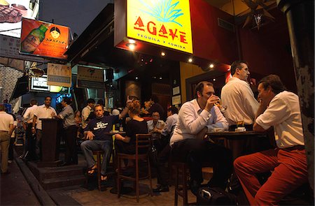 Nightlife at Lan Kwai Fong, Central, Hong Kong Foto de stock - Con derechos protegidos, Código: 855-06339357