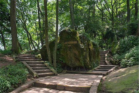 dujiangyan city - Qingcheng Shan, A holy Taoism mountain, Dujiangyan city, Sichuan Province, PRC Stock Photo - Rights-Managed, Code: 855-08420750