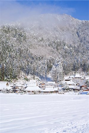 simsearch:855-08420786,k - Thatching (Kayabuki) folk houses in snow, Kitamura village Miyama-cho, Nantan-shi, Kyoto Prefecture, Japan Photographie de stock - Rights-Managed, Code: 855-08420885