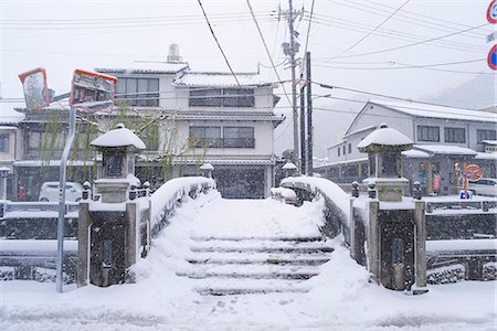 Snow on Otani river, Kinosaki Onsens (Hot springs) in winter. Kinosaki Hyogo Prefecture, Kansai, Japan Stock Photo - Rights-Managed, Code: 855-08420913