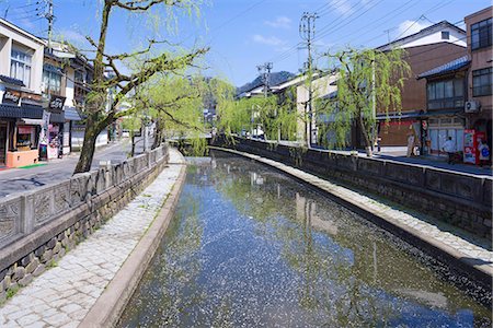 simsearch:855-08420786,k - Otani river, Kinosaki Onsens (Hot springs) in spring. Kinosaki Hyogo Prefecture, Kansai, Japan Photographie de stock - Rights-Managed, Code: 855-08420937
