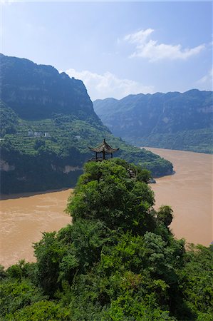 Tribe of the Three Gorges(Sanxiarenjia), Xiling Gorge (Xilingxia) of Three Gorges(Sanxia) on Yangtze river(Changjiang), Yichang, Hubei Province, PRC Photographie de stock - Rights-Managed, Code: 855-08536252