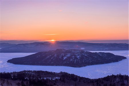 Sunrise viewed from Bihoro Pass, overlooking Lake Kussharo, Tesikaga town, Akan National Park, Hokkaido, Japan Stock Photo - Rights-Managed, Code: 855-08781654