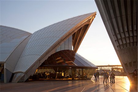 The Opera House, formally opened on 20/10/1973, a multi venue performing arts centre in Sydney, New South Wales, Australia Photographie de stock - Rights-Managed, Code: 855-09135038