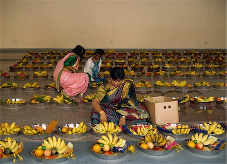 simsearch:855-03025298,k - Offerings in Hindu Temple, Singapore Stock Photo - Rights-Managed, Code: 855-02985726