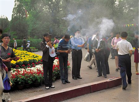 simsearch:855-02989186,k - Yong He Gong, the largest Buddhist (Dalai) temple in Beijing, China Foto de stock - Con derechos protegidos, Código: 855-02986353