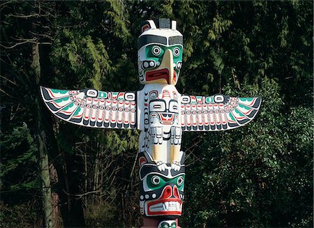 stanley park - Totem Poles, Stanley Park, Vancouver, Canada Foto de stock - Con derechos protegidos, Código: 855-02986826