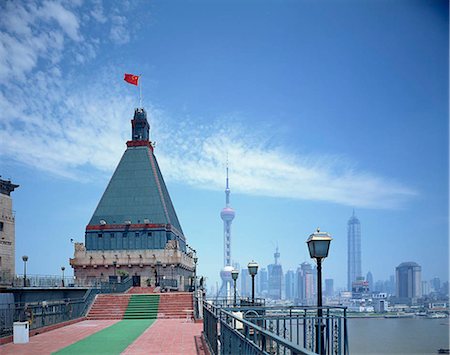 Avec vue sur Pudong de Peace Hotel, Shanghai, Chine Photographie de stock - Rights-Managed, Code: 855-02986969