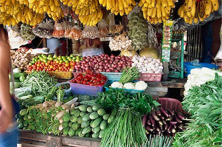 simsearch:855-02986039,k - Ffruits & vegetables stand at Session Road Stock Photo - Rights-Managed, Code: 855-02987138