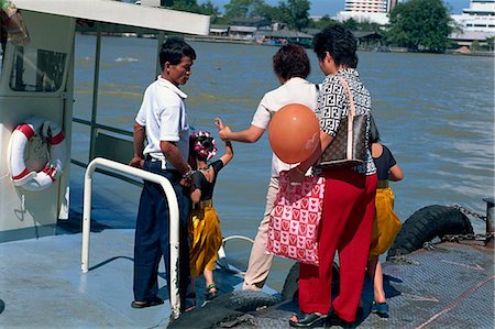 simsearch:851-02963412,k - Ferry Pier along the Chao Phraya River, Bangkok Foto de stock - Con derechos protegidos, Código: 855-02987318