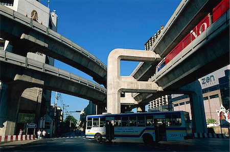 simsearch:855-02987248,k - The Skytrain at the junction of Ploenchit and Ratchadamri Roads, Bangkok Foto de stock - Con derechos protegidos, Código: 855-02987313