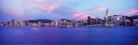 simsearch:855-03253518,k - Panoramique skyline de Hong Kong au crépuscule Photographie de stock - Rights-Managed, Code: 855-02987998