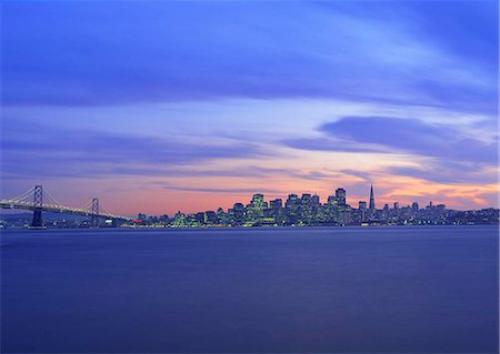 simsearch:855-03254953,k - Bay bridge and city skyline from Treasure Island Foto de stock - Direito Controlado, Número: 855-02988144