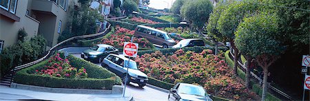 simsearch:855-02988094,k - Autos, absteigend von Lombard Street, San Francisco Stockbilder - Lizenzpflichtiges, Bildnummer: 855-02988172