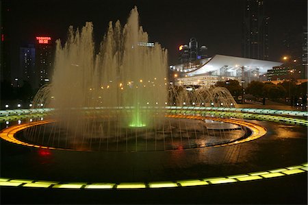 simsearch:855-02988316,k - Fountain at People's Square, Shanghai Foto de stock - Direito Controlado, Número: 855-02988308