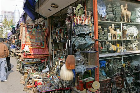 Fongbin Road antique market, Shanghai Stock Photo - Rights-Managed, Code: 855-02988402