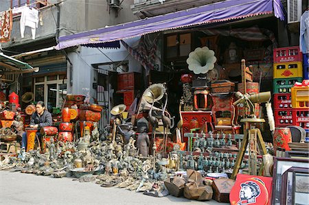 Fongbin Road antique market, Shanghai Stock Photo - Rights-Managed, Code: 855-02988403