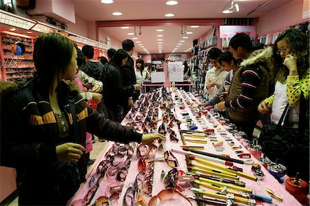 Magasinez chez Shilin night market, Taipei, Taiwan Photographie de stock - Rights-Managed, Code: 855-02988584