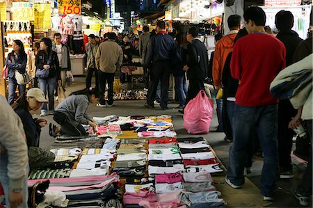 selling crowded - Shilin night market, Taipei, Taiwan Stock Photo - Rights-Managed, Code: 855-02988585