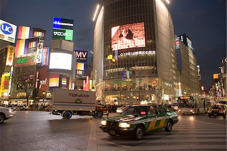 schienenkreuzung - Shibuya gebucht, in der Abenddämmerung, Tokio, Japan Stockbilder - Lizenzpflichtiges, Bildnummer: 855-02989523