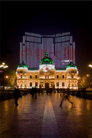 Bank of China Building at night,Zhongshan Square,Dalian,China,Dalian China Stock Photo - Rights-Managed, Code: 855-03024177