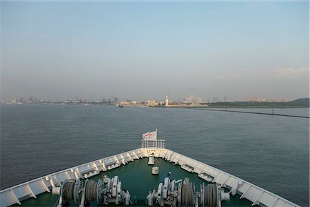 simsearch:855-06312109,k - Cruise ship to Shanghai from Osaka/Kobe in Wusongkou Huangpu River,Shanghai,China Fotografie stock - Rights-Managed, Codice: 855-03026159