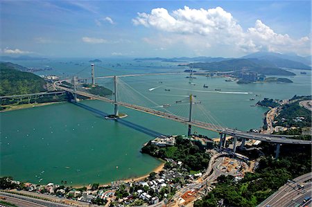 simsearch:855-02987017,k - Vue aérienne surplombant Tsing Ma Bridge, Hong Kong Photographie de stock - Rights-Managed, Code: 855-03021805