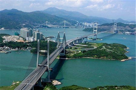 simsearch:855-03023015,k - Vue aérienne surplombant le pont Tsing Ma et Island Park, Hong Kong Photographie de stock - Rights-Managed, Code: 855-03021806