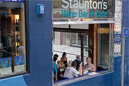 restaurant building in hong kong - Bar & Café at Staunton Street,Central,Hong Kong Foto de stock - Con derechos protegidos, Código: 855-03021829