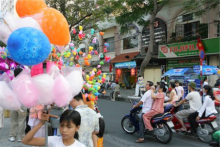 simsearch:855-02985829,k - Menschen auf Motobike in Straße von Ho Chi Minh, Vietnam Stockbilder - Lizenzpflichtiges, Bildnummer: 855-03021927