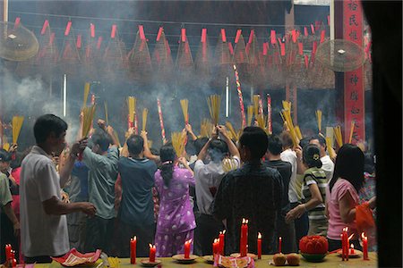 simsearch:855-02985829,k - Anhänger bei Chua Ba Thien Hau, Nguyen Trai St, während das chinesische Neujahr, Ho-Chi-Minh-Stadt, Vietnam Stockbilder - Lizenzpflichtiges, Bildnummer: 855-03021967