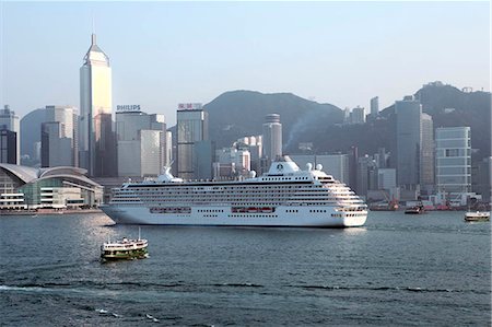 Cruiser au départ de Victoria Harbour, Hong Kong Photographie de stock - Rights-Managed, Code: 855-03022443