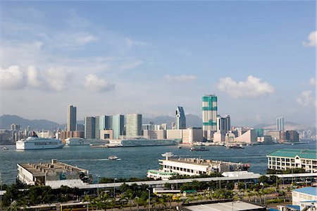 simsearch:855-03021813,k - Outlying Island Ferry Piers inCentral overlooking Kowloon skyline,Hong Kong Foto de stock - Direito Controlado, Número: 855-03022615