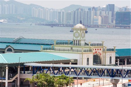 star ferry pier - Central Pier overlooking East Kowloon,Hong Kong Foto de stock - Con derechos protegidos, Código: 855-03022621