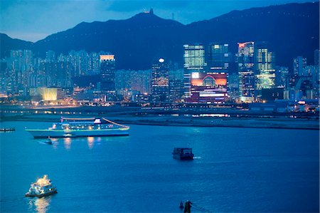 Kowloon east skyline and Victoria Harbour at dusk,Hong Kong Foto de stock - Con derechos protegidos, Código: 855-03023048