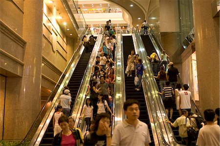 simsearch:855-02989567,k - Escalators at Times Square,Causeway Bay,Hong Kong Foto de stock - Con derechos protegidos, Código: 855-03023205