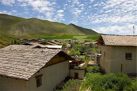 shangri la china - Tibetan village in the suburbs of Shangri-La,China Stock Photo - Rights-Managed, Code: 855-03023626