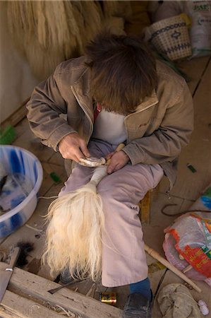 simsearch:855-03023485,k - Artisan tibétain, fabrication de brosses, Shangri-La, Chine Photographie de stock - Rights-Managed, Code: 855-03023627