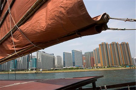 simsearch:855-03024093,k - Chinese junk 'Duckling'  at Victoria Harbour with the background of highrise condominium at Hung Hom,Hong Kong Foto de stock - Con derechos protegidos, Código: 855-03023719