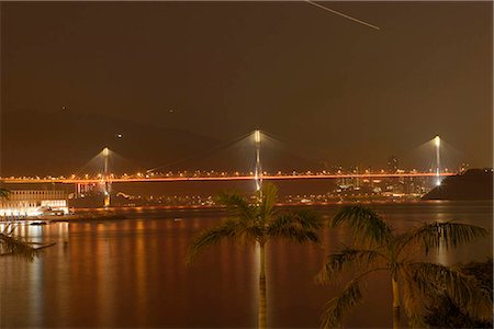 Overlooking Ting Kau Bridge from Ma Wan Beach, Hong Kong Foto de stock - Con derechos protegidos, Código: 855-03253227