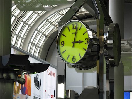 shinagawa - Clock in Shinagawa station, Tokyo, Japan Fotografie stock - Rights-Managed, Codice: 855-03253841