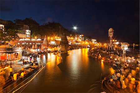 Illuminated temples at Har Ki Pauri at night, River Ganges, Haridwar, Uttarakhand, India Fotografie stock - Rights-Managed, Codice: 857-06721441