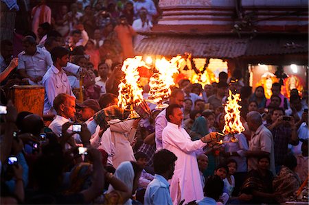 ritual - Evening prayer (Aarti) at Har Ki Pauri, River Ganges, Haridwar, Uttarakhand, India Photographie de stock - Rights-Managed, Code: 857-06721485
