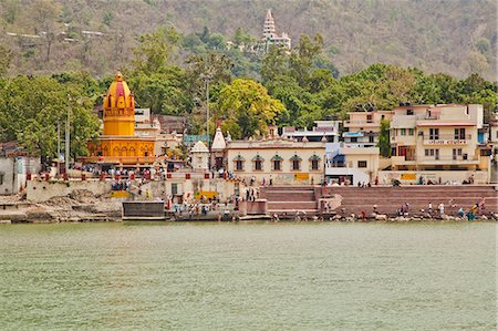 rishikesh - People on ghat at Ganges River, Rishikesh, Uttarakhand, India Stockbilder - Lizenzpflichtiges, Bildnummer: 857-06721503