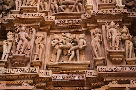 escultura a relieve - Details of erotic carvings at a temple, Lakshmana Temple, Khajuraho, Chhatarpur District, Madhya Pradesh, India Photographie de stock - Rights-Managed, Code: 857-06721531