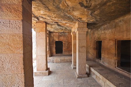 simsearch:857-06721579,k - Ruins of verandah at an archaeological site, Udayagiri and Khandagiri Caves, Bhubaneswar, Orissa, India Foto de stock - Con derechos protegidos, Código: 857-06721589