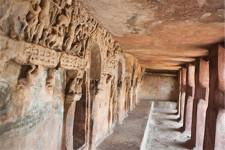 simsearch:857-06721579,k - Ruins of verandah at an archaeological site, Udayagiri and Khandagiri Caves, Bhubaneswar, Orissa, India Foto de stock - Con derechos protegidos, Código: 857-06721592