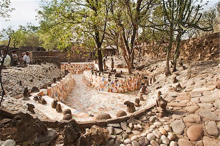 de piedra - Rock garden by Nek Chand Saini, Rock Garden of Chandigarh, India Foto de stock - Con derechos protegidos, Código: 857-06721634