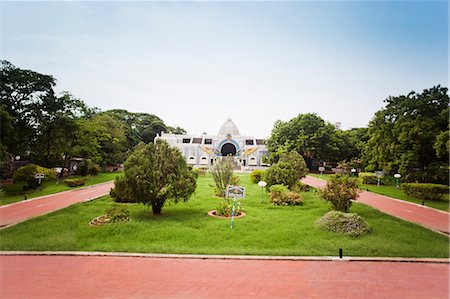 formal garden path - Tourists at Valluvar Kottam memorial to Tamil poet Thiruvalluvar, Chennai, Tamil Nadu, India Stock Photo - Rights-Managed, Code: 857-06721705